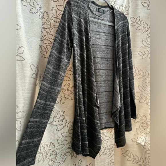 NWT-VOLCOM Gray Striped Lightweight Open Cardigan; Sz Small **Smoke Free Home** - Picture 8 of 8